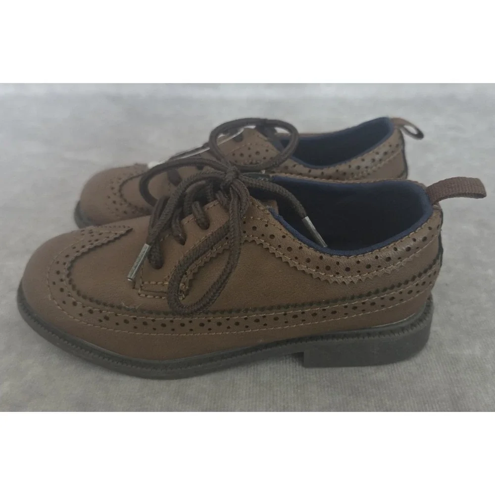 Carters Boys Brown SZ 9 Dress Shoes